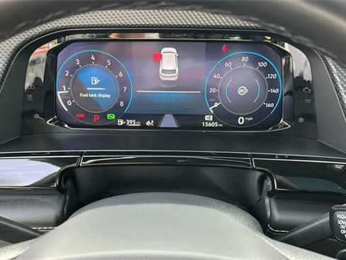 Used 2024 Volkswagen Atlas Cross Sport SEL R-Line image 15