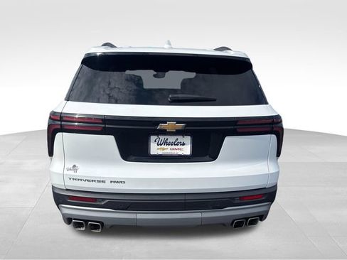 Used 2026 Chevrolet Traverse LT AWD/4WD image 4