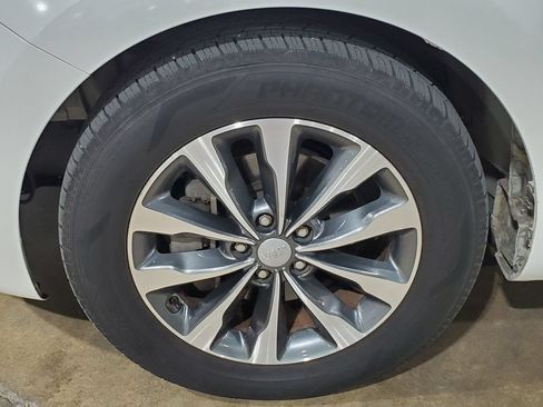 Used 2016 Kia Sedona SX FWD image 36