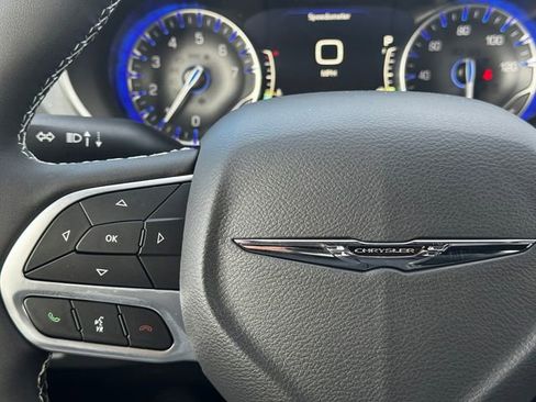 New 2026 Chrysler Pacifica Limited FWD image 27