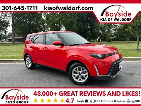 Certified 2025 Kia Soul LX w/ LX Technology Package FWD image 1