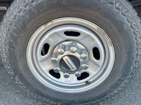 Used 2017 Ford F250 XL w/ Power Equipment Group AWD/4WD image 12