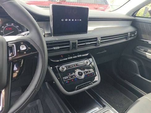 Used 2022 Lincoln Corsair AWD w/ Equipment Group 101A image 3