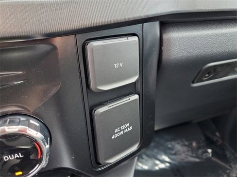 New 2025 Ford F250 Platinum image 40