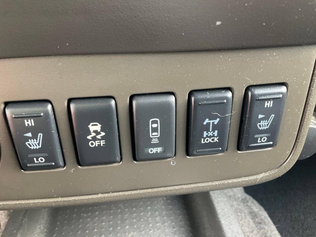 Used 2017 Nissan Frontier PRO-4X AWD/4WD image 21