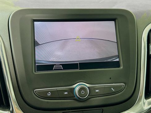 Used 2022 Chevrolet Equinox LS AWD/4WD image 32