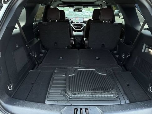 Used 2025 Ford Explorer Platinum w/ Ultimate Package AWD/4WD image 41