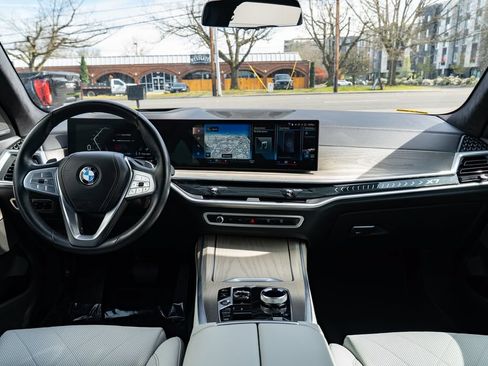 Used 2023 BMW X7 xDrive40i w/ Executive Package AWD/4WD image 10