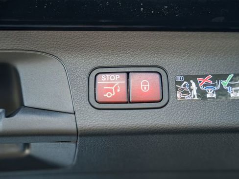 New 2026 Mercedes-Benz GLS 450 4MATIC image 11
