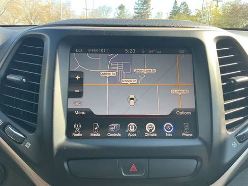 Used 2016 Jeep Cherokee Limited AWD/4WD image 21