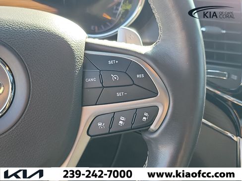 Used 2019 Jeep Grand Cherokee Overland AWD/4WD image 26