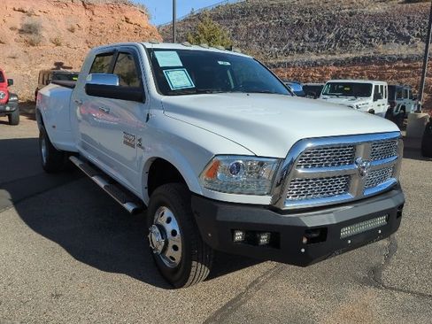Used 2017 RAM 3500 Laramie w/ Convenience Group image 3