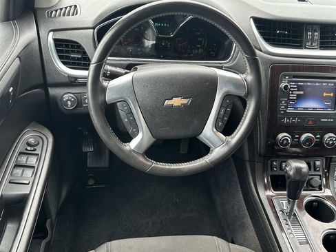 Used 2017 Chevrolet Traverse LT w/ Style and Technology Package image 14