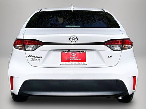 Used 2023 Toyota Corolla LE image 6