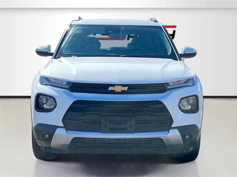 Used 2023 Chevrolet TrailBlazer LT w/ Convenience Package image 2