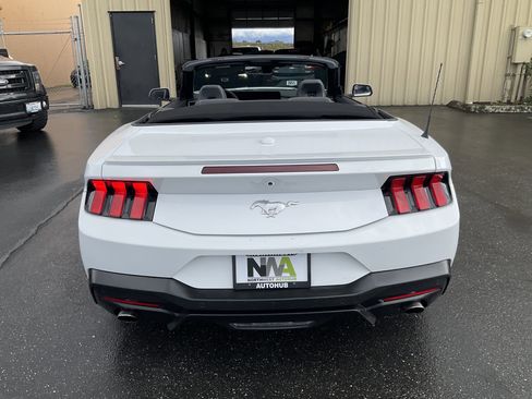 Used 2024 Ford Mustang Premium image 9