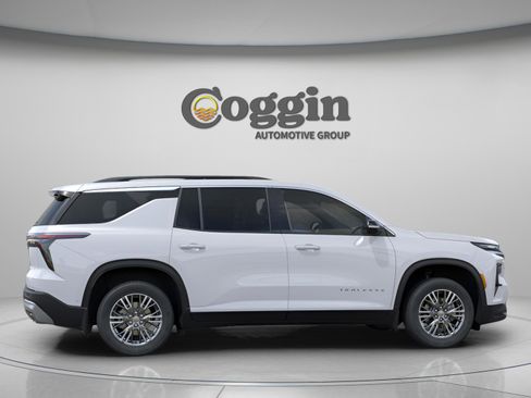 New 2026 Chevrolet Traverse LT w/ Driver Confidence Package FWD image 4