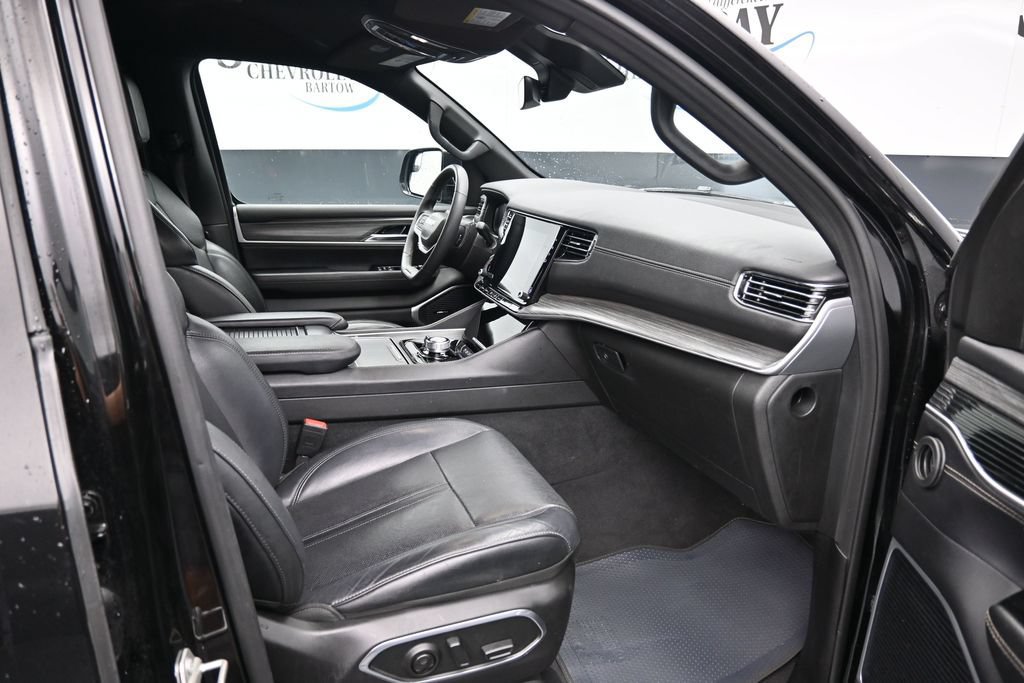 Used 2024 Jeep Wagoneer Series II w/ Flexible Seating Group AWD/4WD image 20