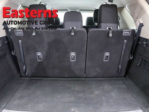 Used 2024 Nissan Pathfinder S image 9