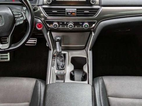 Used 2019 Honda Accord Sport image 2