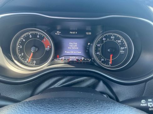 Used 2019 Jeep Cherokee Limited AWD/4WD image 23