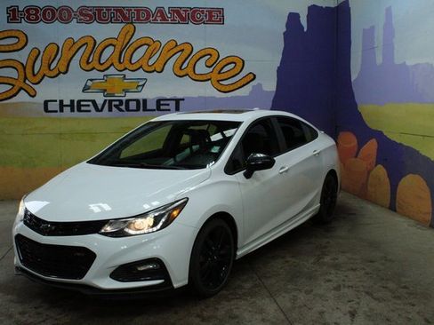 Used 2018 Chevrolet Cruze LT image 2