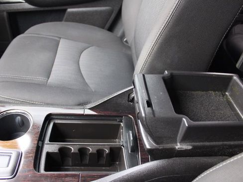 Used 2017 Chevrolet Traverse LT w/ Style and Technology Package image 38