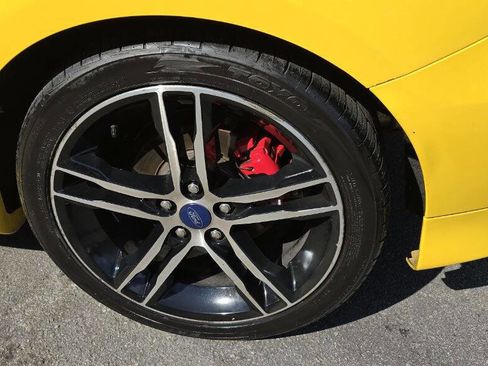 Used 2017 Ford Focus ST image 12