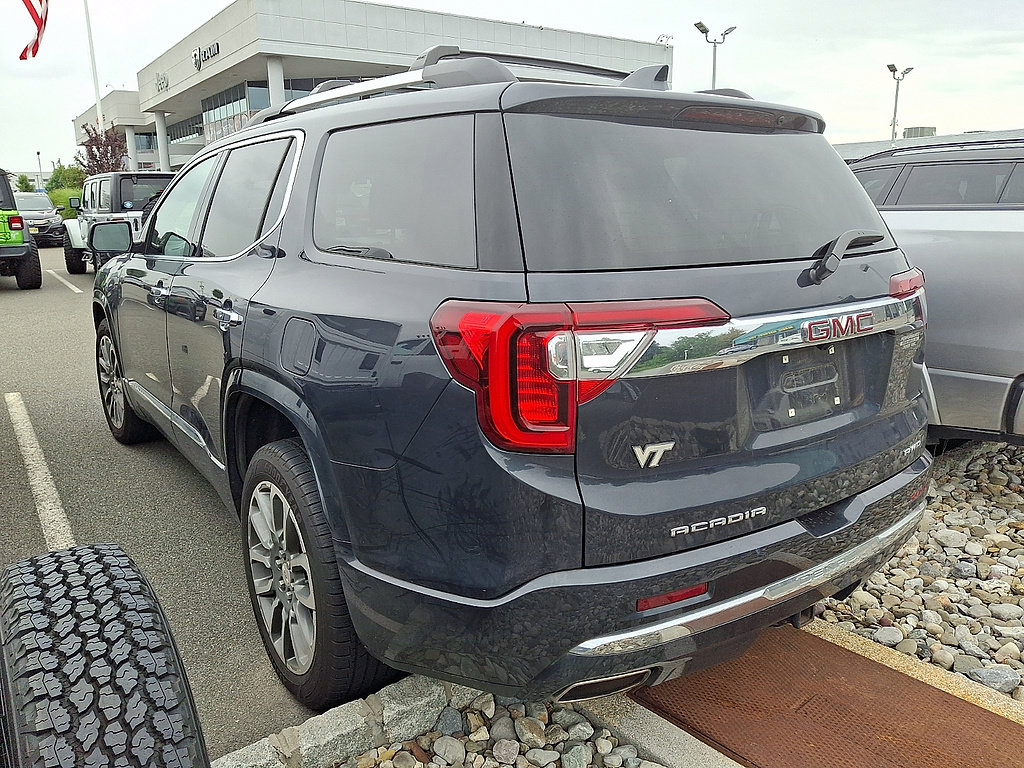 Used 2022 GMC Acadia Denali AWD/4WD image 3