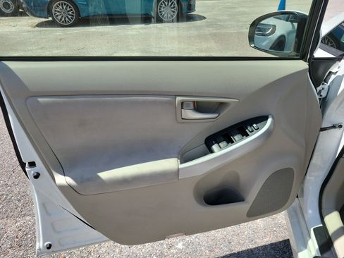 Used 2012 Toyota Prius Two FWD image 16