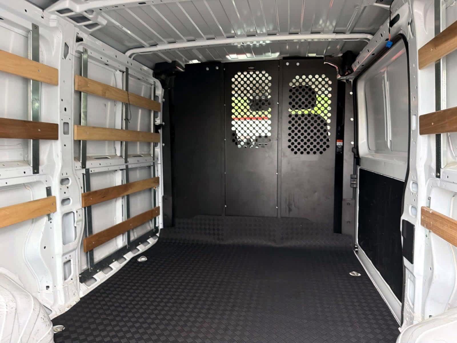 Used 2025 RAM ProMaster 2500 w/ U-Haul Equipment Group FWD image 9