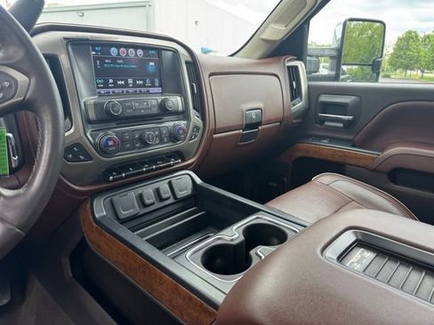 Used 2017 Chevrolet Silverado 2500 High Country AWD/4WD image 20