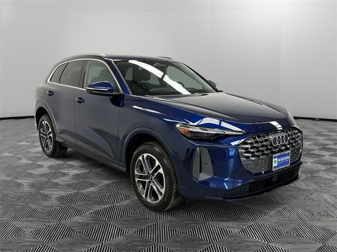 Used 2025 Audi Q5 Premium image 7