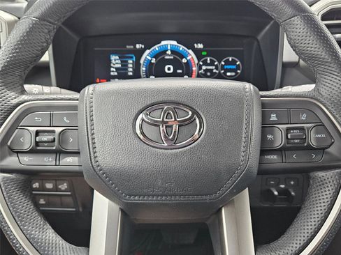 Used 2025 Toyota Tundra Limited AWD/4WD image 15