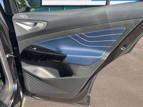 New 2025 Volkswagen ID.4 Pro S RWD image 12