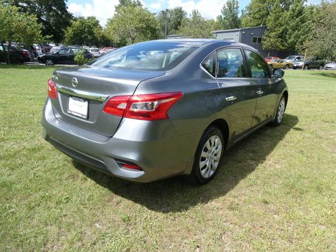 Used 2019 Nissan Sentra S FWD image 5