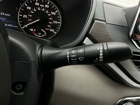 Used 2025 Nissan Altima 2.5 SV image 35