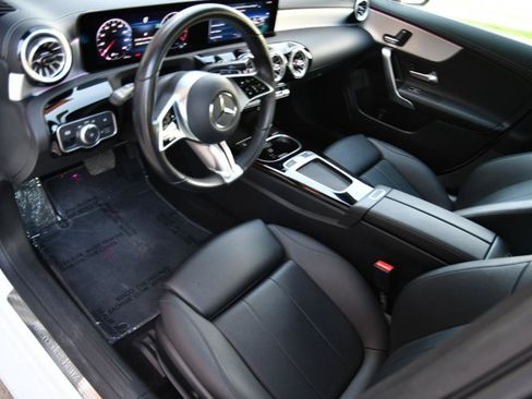 Used 2025 Mercedes-Benz CLA 250 4MATIC image 35