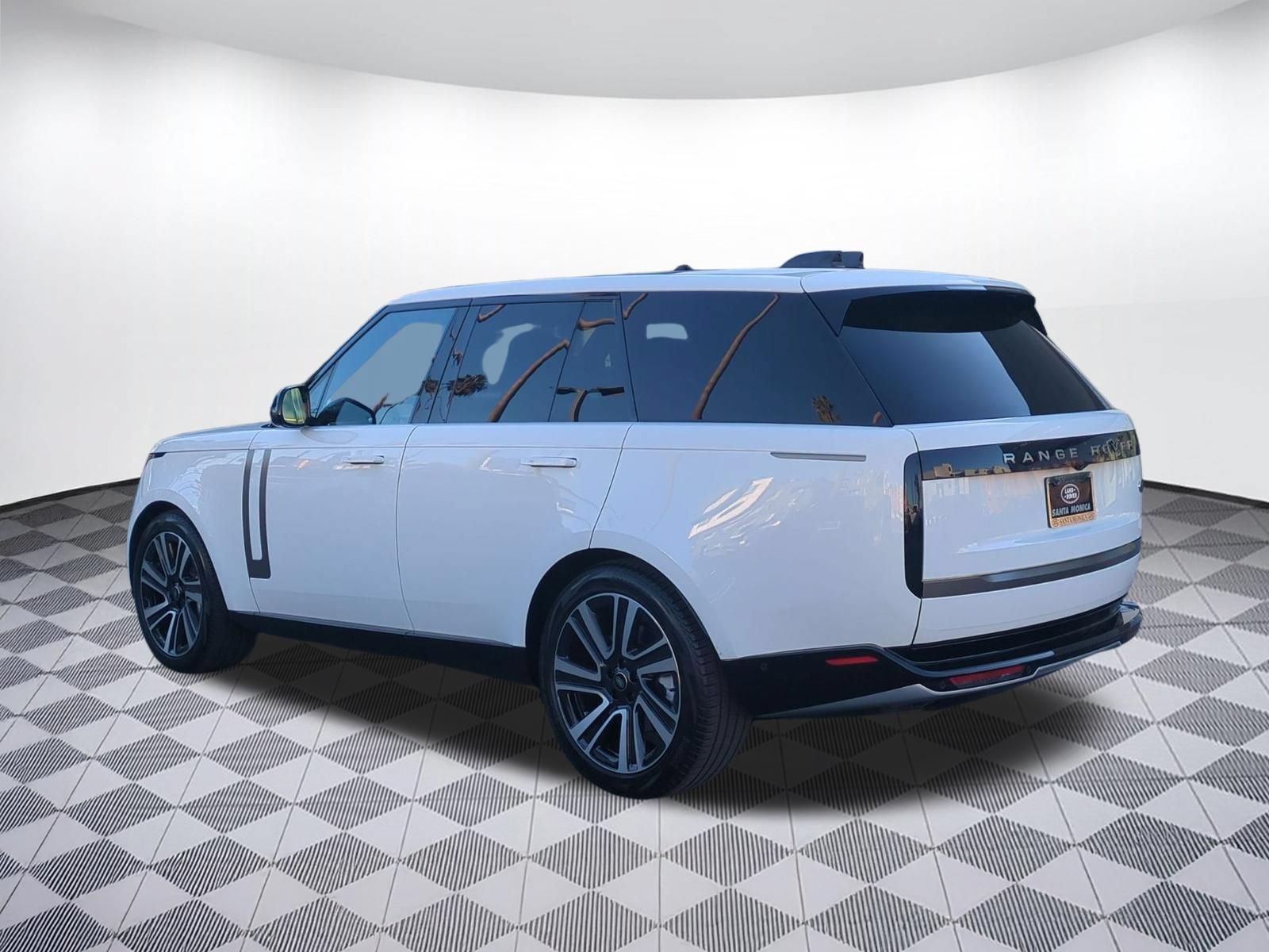 Used 2023 Land Rover Range Rover SE AWD/4WD image 3