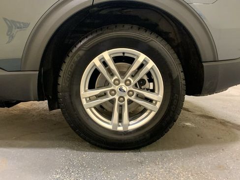 Used 2024 Ford Explorer XLT w/ Equipment Group 202A AWD/4WD image 21