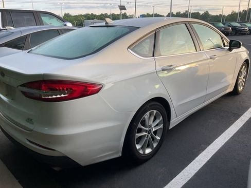 Used 2019 Ford Fusion SE FWD image 6