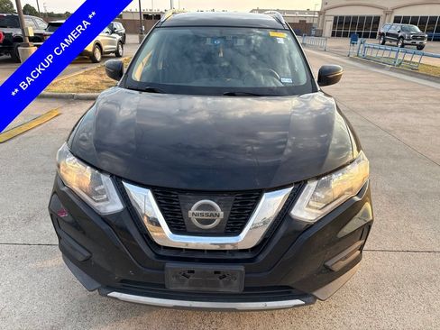 Used 2017 Nissan Rogue SV FWD image 2