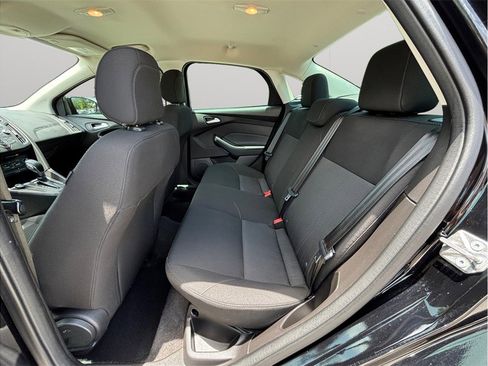 Used 2018 Ford Focus SE FWD image 27