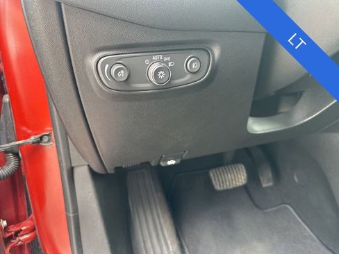 Used 2020 Chevrolet Equinox LT FWD image 11