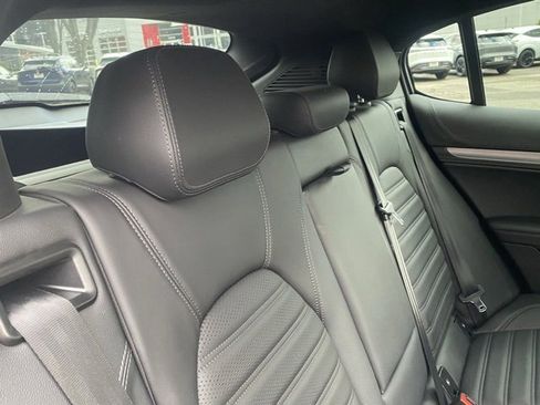 Used 2022 Alfa Romeo Stelvio Veloce image 44