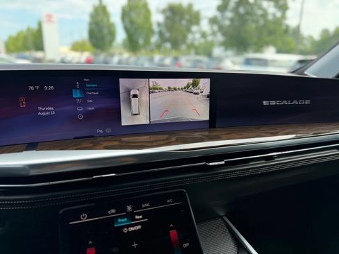 Used 2025 Cadillac Escalade ESV Sport Platinum w/ LPO, ONYX Package AWD/4WD image 26