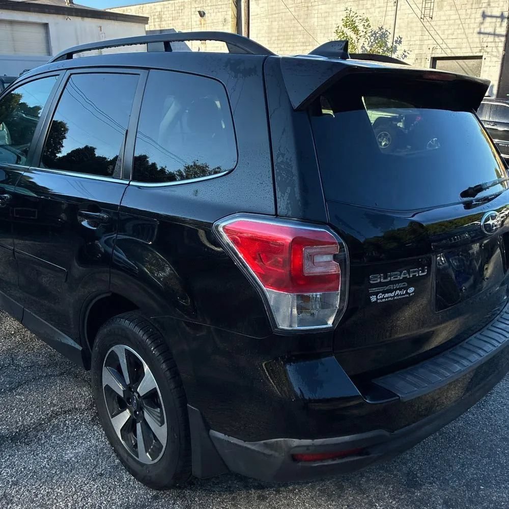 Used 2017 Subaru Forester 2.5i Limited AWD/4WD image 6