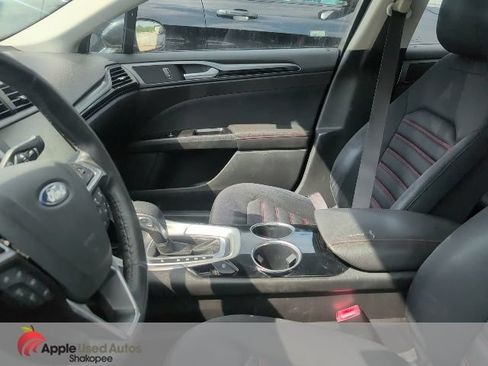 Used 2013 Ford Fusion SE FWD image 3