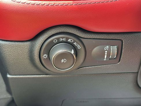 Used 2021 Dodge Durango R/T w/ Blacktop Package image 30