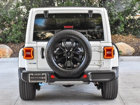 Used 2023 Jeep Wrangler Unlimited Sahara w/ Cold Weather Group image 5